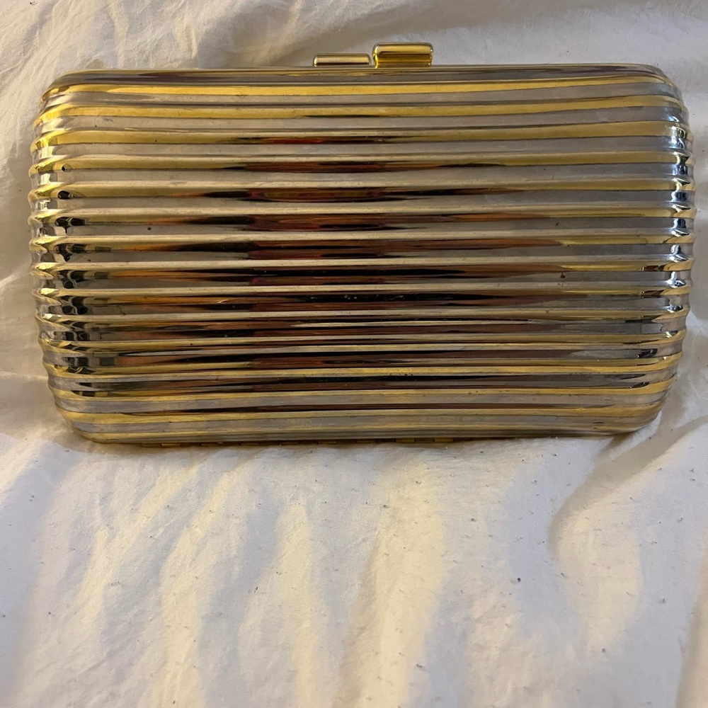 Walborg Metallic Ribbed Clutch